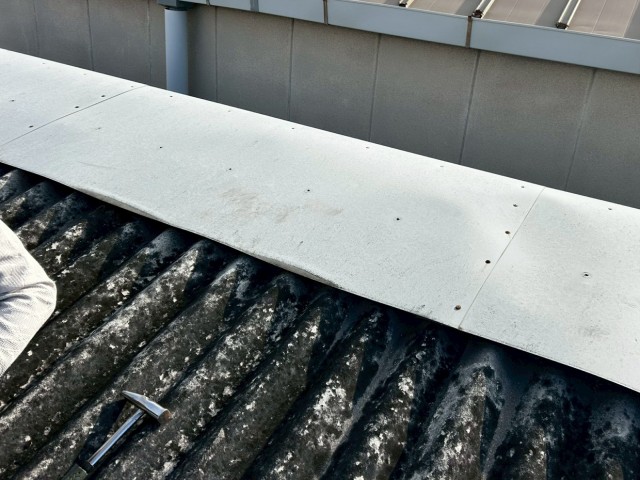 胸板金　ビス撤去